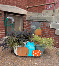 Load image into Gallery viewer, Standing Fall Pumpkins (3 pumpkins)
