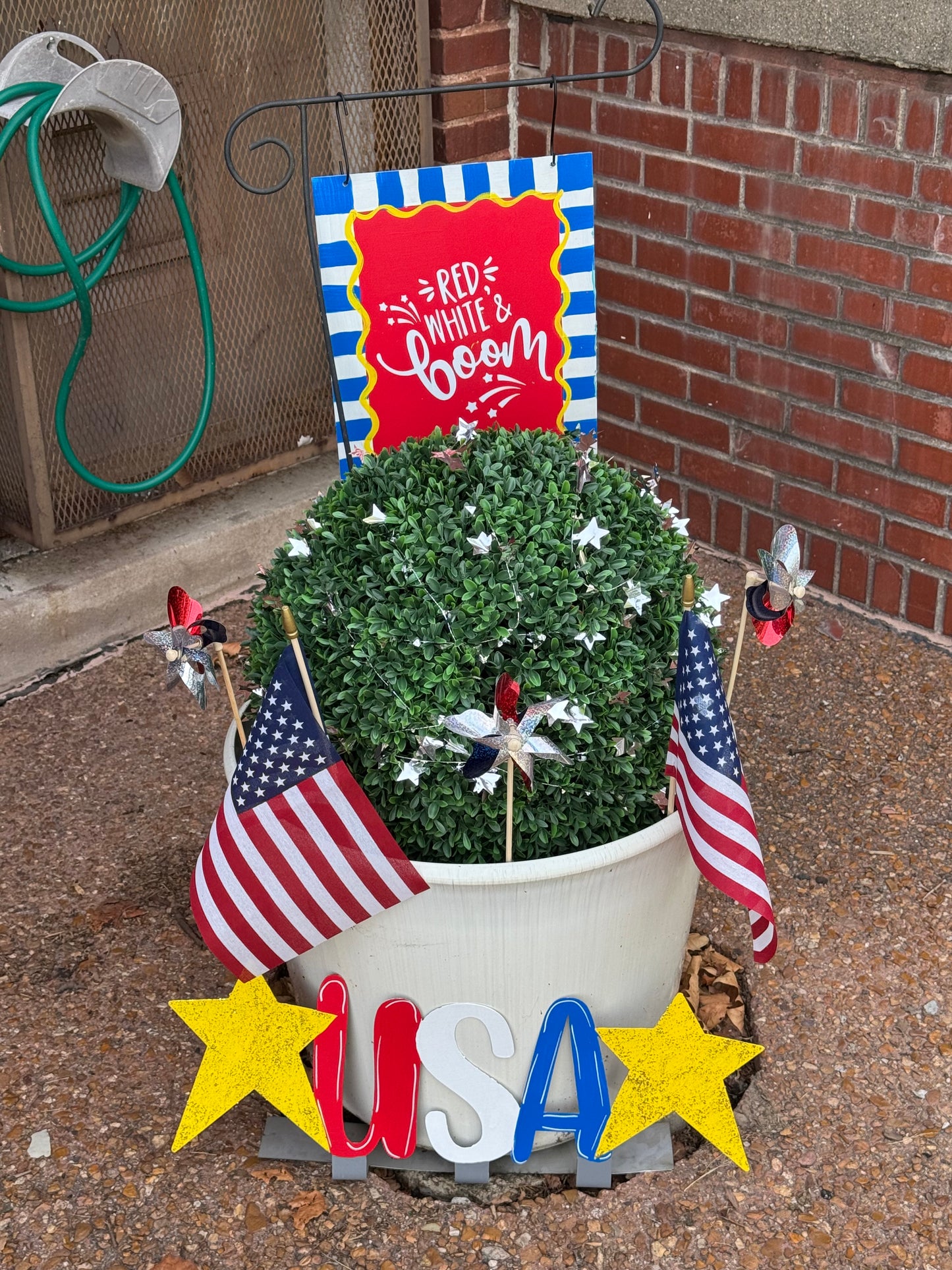 Standing USA Star